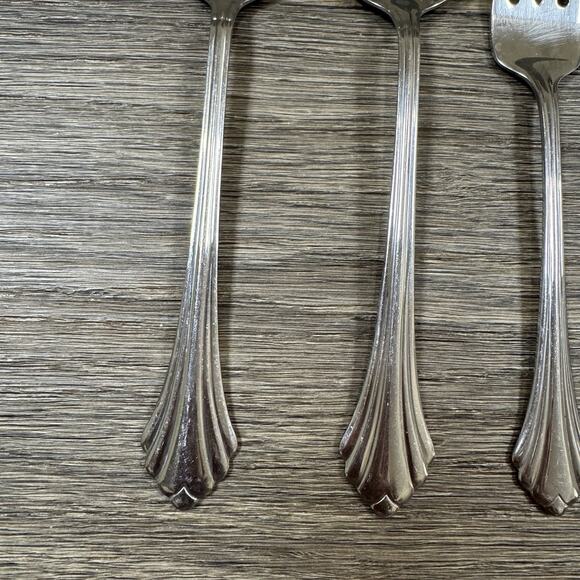 ONEIDA Bancroft 9 Piece Stainless Knife Dinner Salad Forks Serving Soup Spoons - Picture 3 of 14